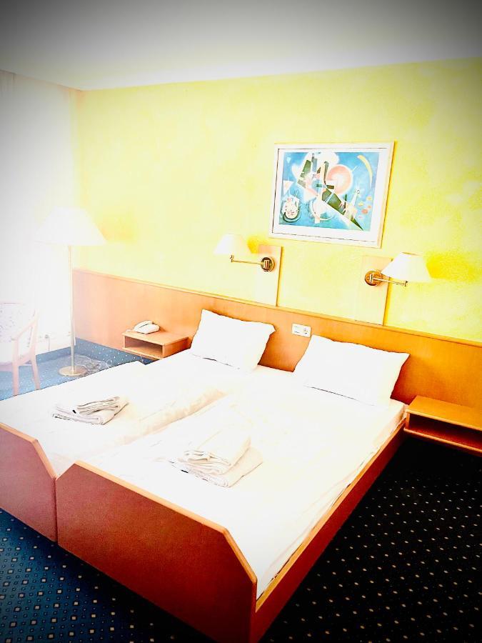 Mc Hotel Karlsruhe Luaran gambar