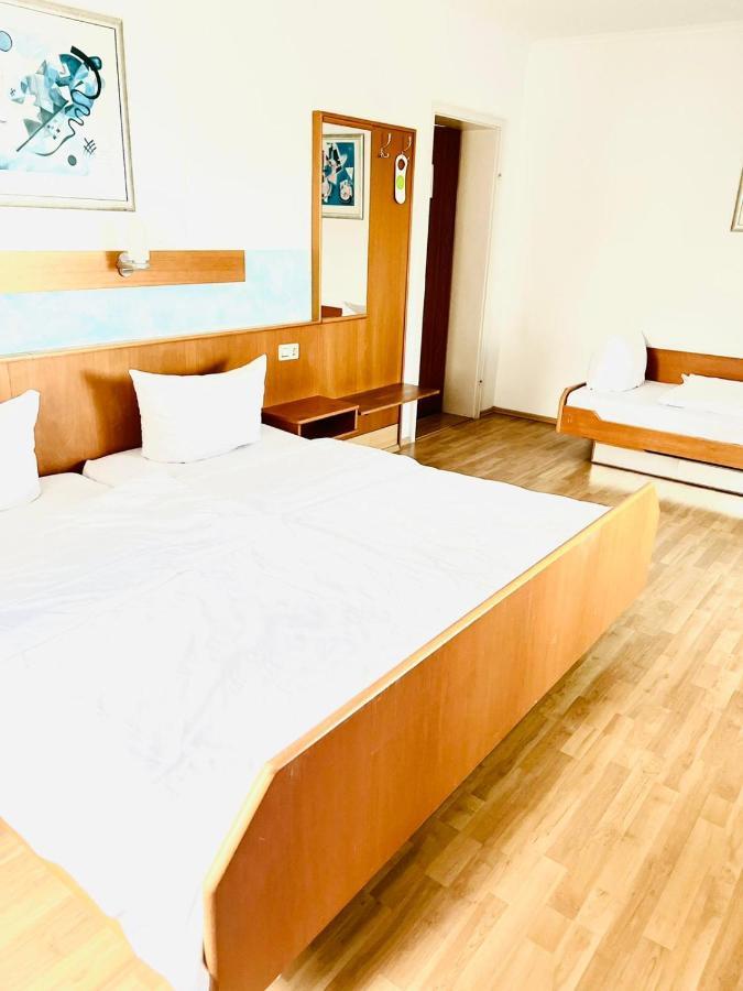 Mc Hotel Karlsruhe Luaran gambar
