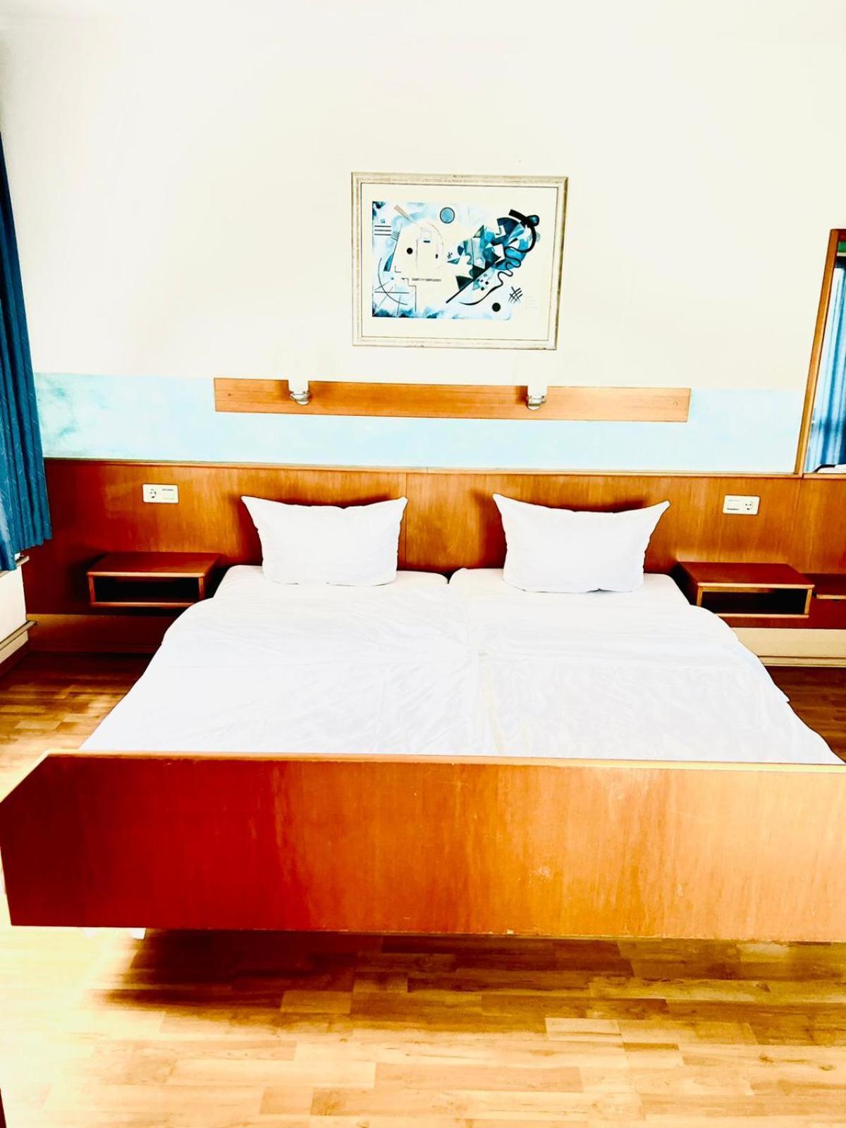 Mc Hotel Karlsruhe Luaran gambar