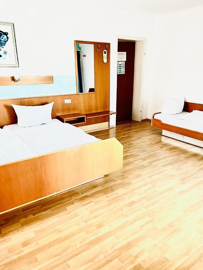 Mc Hotel Karlsruhe Luaran gambar