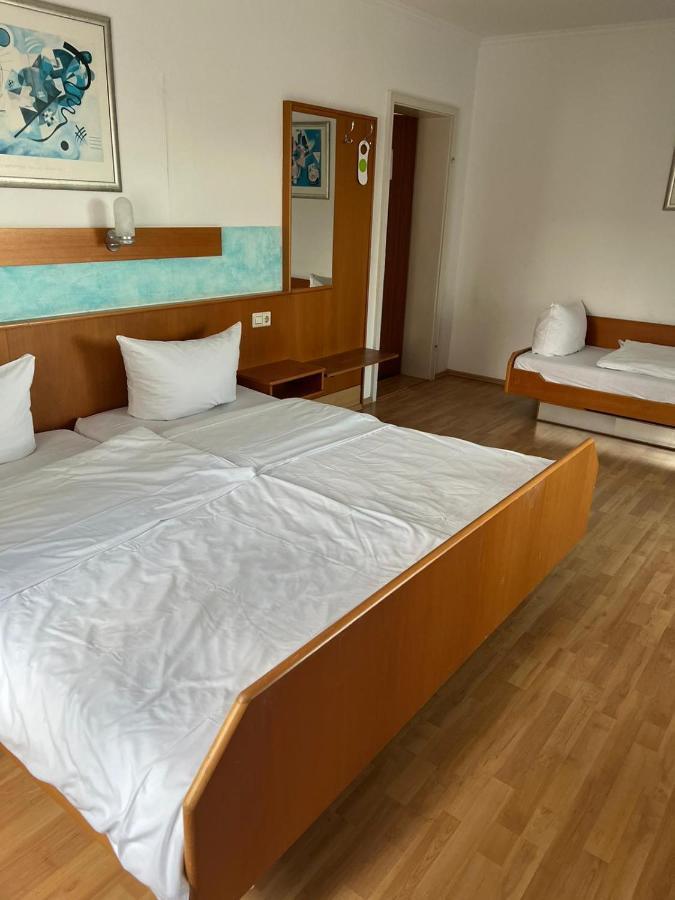 Mc Hotel Karlsruhe Luaran gambar